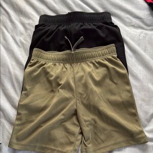 Lot of  3 boys Carters/OshKosh shorts. Size 6